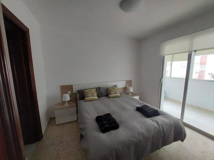 Amplio Apartamento Junto A La Playa Victoria 加的斯 0*,  西班牙